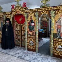 В Никольском храме обители украсили иконостас.
